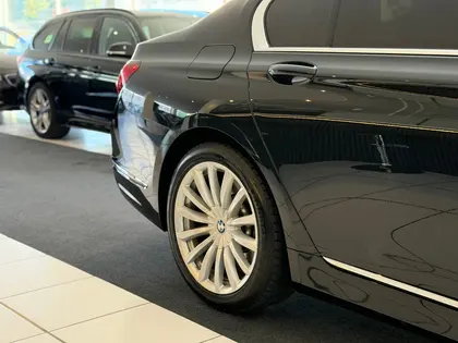 BMW 750Li xDrive Steptronic **Vollausstattung**