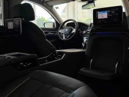 BMW 750Li xDrive Steptronic **Vollausstattung**