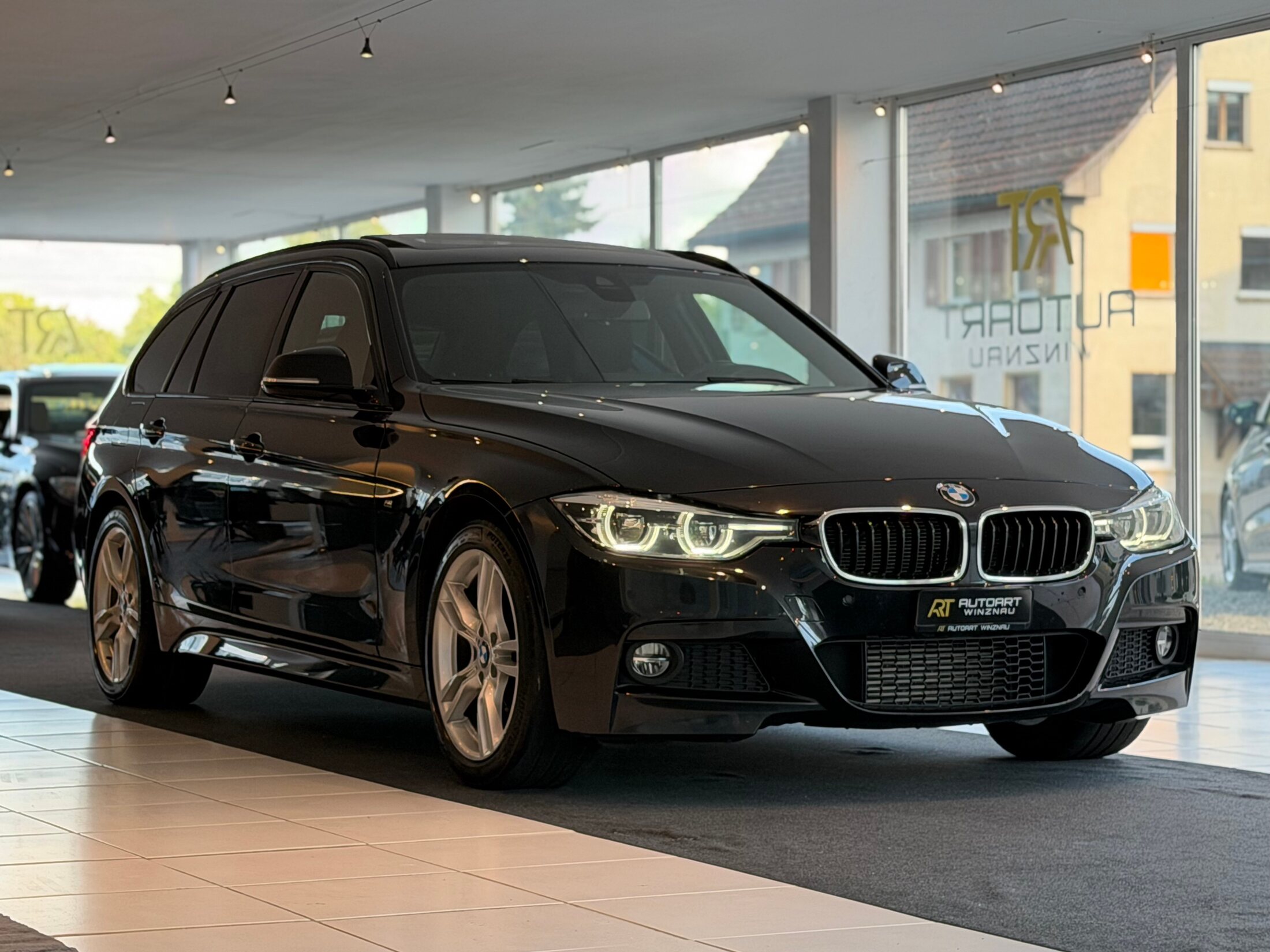 BMW 325d Touring M Sport Line Steptronic LCI **Frisch ab MFK & Service**